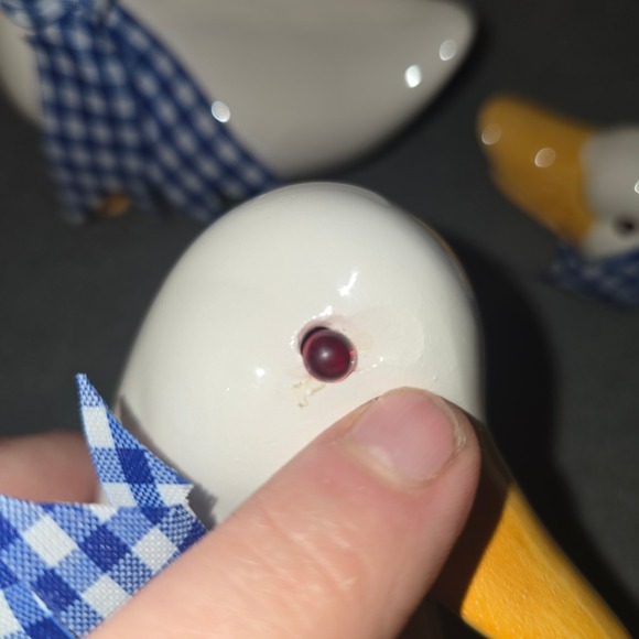 Vintage 3pc Ceramic White Duck Figurine Set Blue Gingham Ribbon Farmhouse 44-143 - Picture 7 of 7